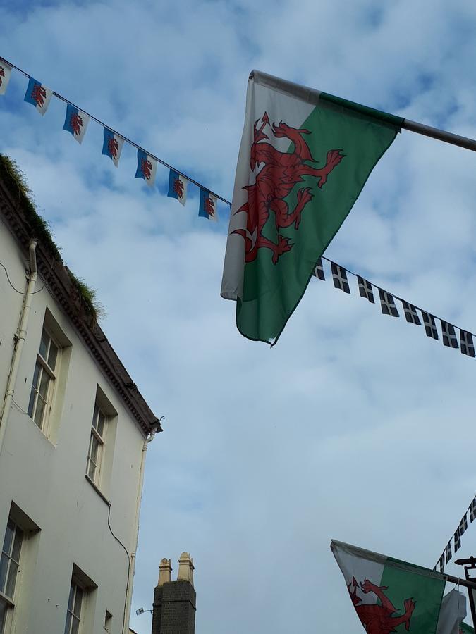 Ty Glyndwr Bunkhouse, Bar And Cafe Hostel Caernarfon Exterior photo